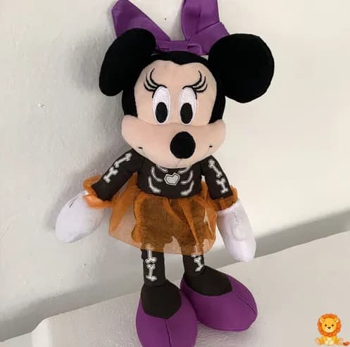 Set dua boneka Mickey dan Minnie Mouse edisi Halloween, keduanya mengenakan kostum Halloween yang lucu dan menggemaskan, sempurna untuk dekorasi atau hadiah. - View 5