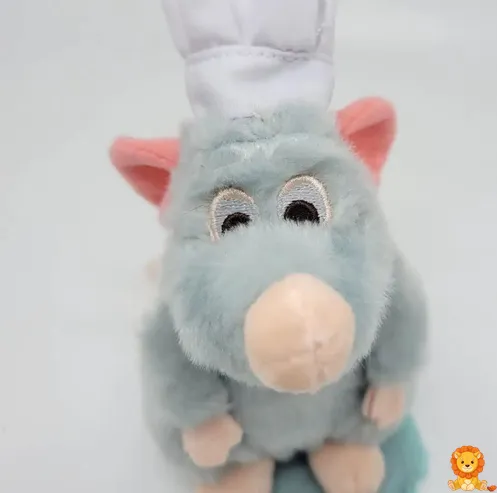 Peluche de Ratatouille Rémy con imanes, ideal para decorar o jugar. Rémy lleva su gorro de chef y una expresión amigable. - View 6