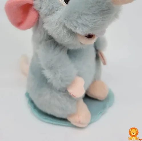 Peluche de Ratatouille Rémy con imanes, ideal para decorar o jugar. Rémy lleva su gorro de chef y una expresión amigable. - View 8