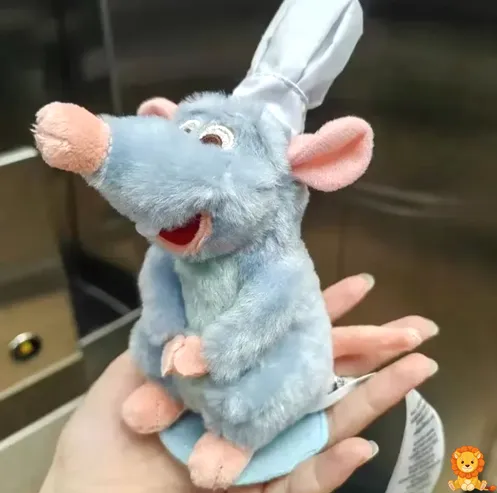 Peluche de Ratatouille Rémy con imanes, ideal para decorar o jugar. Rémy lleva su gorro de chef y una expresión amigable. - View 9