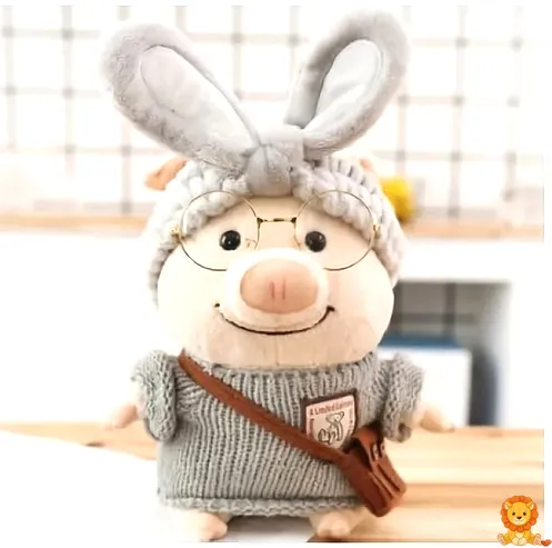 Kuscheliges Schweinchen im grauen Pullover, weiches Plüschtier mit freundlichem Gesicht, ideal zum Kuscheln und Liebhaben, detailgetreue Verarbeitung. - View 2