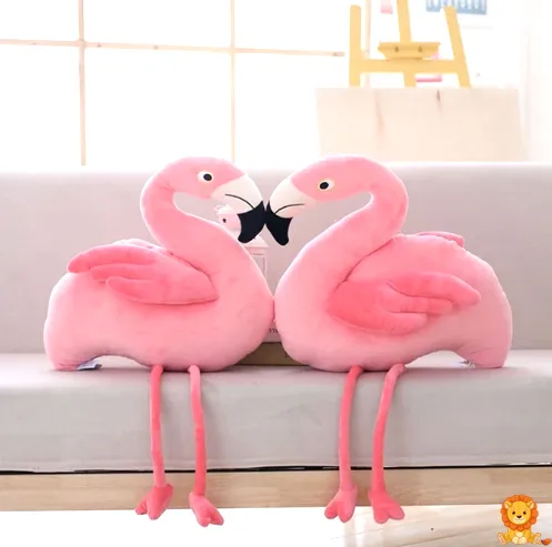 Peluche flamenco rosa tout doux, con plumaje suave y colores vibrantes, en diferentes tamaños (25cm, 40cm, 75cm, 100cm). Ideal para decorar habitaciones infantiles o como compañero de abrazos reconfortante. - View 4