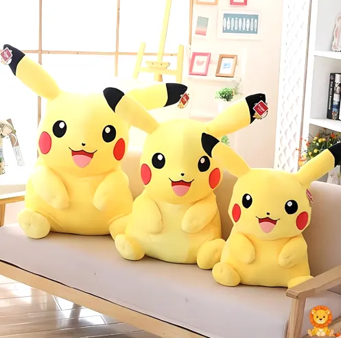 特大サイズのピカチュウのぬいぐるみ。明るい笑顔が特徴で、子供から大人まで癒やされるデザイン。高品質な素材を使用し、抱き心地も抜群。 - View 5