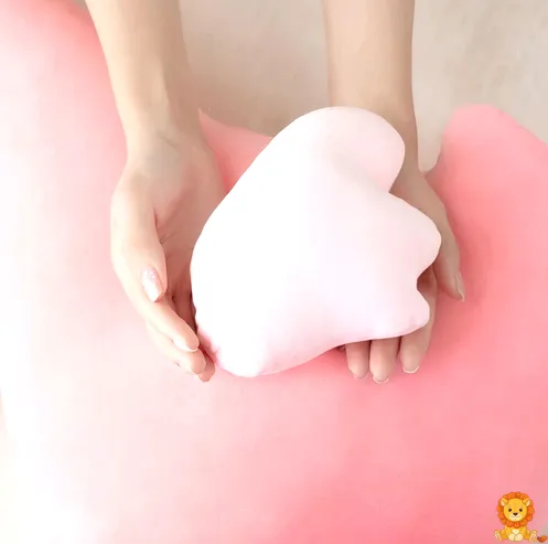 Almohada de peluche con forma de flamenco rosa, suave y esponjosa, ideal para abrazar y decorar habitaciones infantiles. - View 4