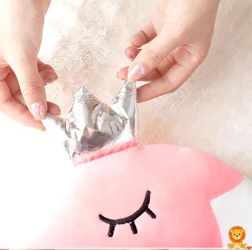 Almohada de peluche con forma de flamenco rosa, suave y esponjosa, ideal para abrazar y decorar habitaciones infantiles. - View 6