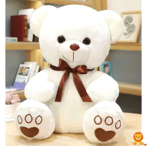 Ursuleț alb de pluș moale și pufos, cu ochi mari și expresie prietenoasă, disponibil în dimensiuni de 35cm, 50cm și 60cm. Perfect pentru îmbrățișări și cadouri. - View 2