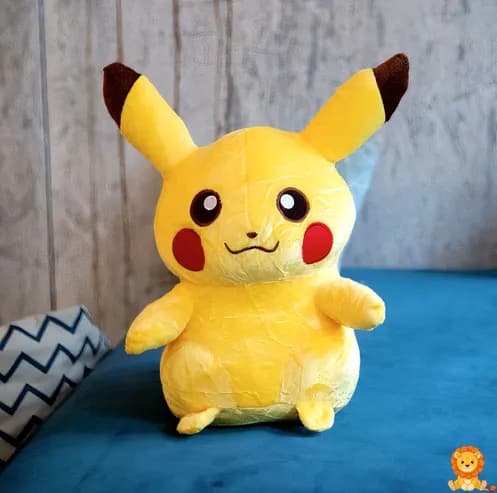 愛らしいピカチュウぬいぐるみ。明るい黄色、丸い頬、愛らしい笑顔が特徴。様々なサイズがあり、子供から大人まで楽しめます。 - View 11
