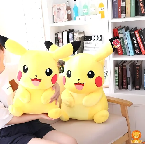 スーパーソフトなピカチュウぬいぐるみ。様々なサイズがあり、究極の柔らかさで抱きしめたくなるようなぬいぐるみです。 - View 13