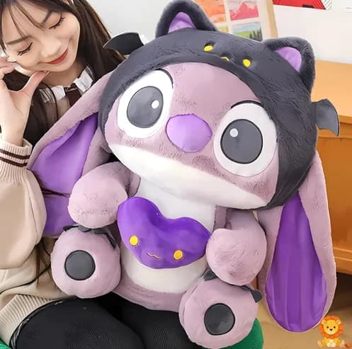 Βελούδινο παιχνίδι Stitch νυχτερίδα σε μωβ χρώμα, με μεγάλα αυτιά νυχτερίδας και απαλή υφή, διαθέσιμο σε διάφορα μεγέθη. - View 2