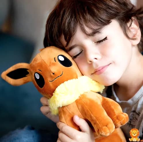 Plyšák Eevee, 20 cm vysoký, s hnědou srstí, velkýma očima a roztomilým úsměvem. Ideální společník pro fanoušky Pokémonů. - View 5