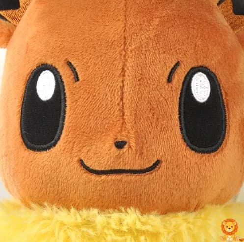 Plyšák Eevee, 20 cm vysoký, s hnědou srstí, velkýma očima a roztomilým úsměvem. Ideální společník pro fanoušky Pokémonů. - View 10