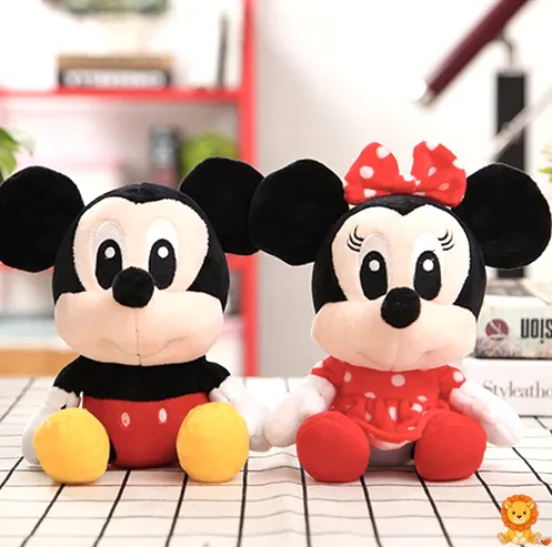 Kırmızı elbiseli, puantiyeli kurdeleli, gülümseyen küçük Minnie Mouse peluş oyuncak. Yumuşak ve sarılabilir malzemeden üretilmiştir. - View 2